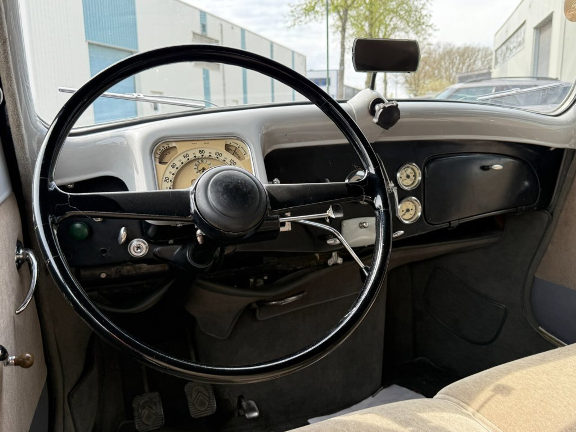 52306685-12